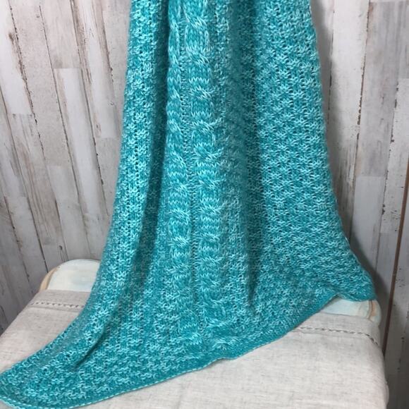 Mermaid Gift Set! Cozy Mermaid Tail Slip In Blanket - Aqua Teal Mix in Deco Box - Picture 5 of 9